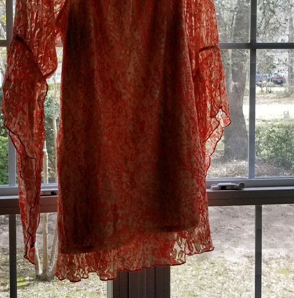 STYLISH TOP FOR JEANS OR DRESS SLACKS - Picture 2 of 3